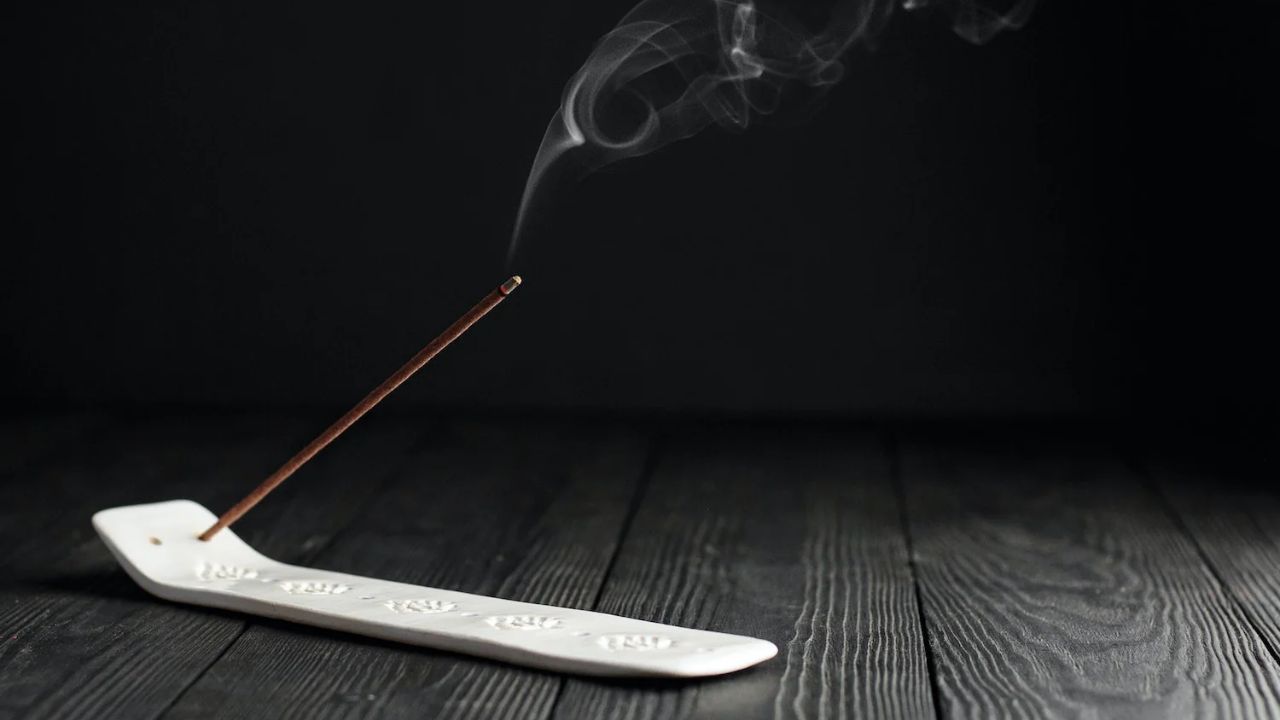 DIY Tips: How to Use Herbal Incense Liquid Safely and Effectively
